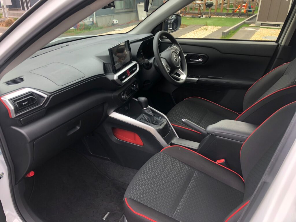 中古車トヨタ ライザRAIZAの前列