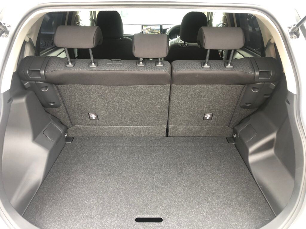 中古車トヨタ ライザRAIZAのトランク