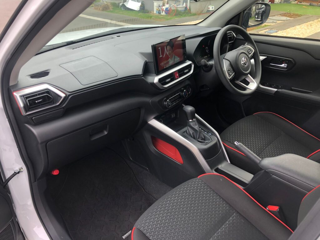 中古車トヨタ ライザRAIZAの内装