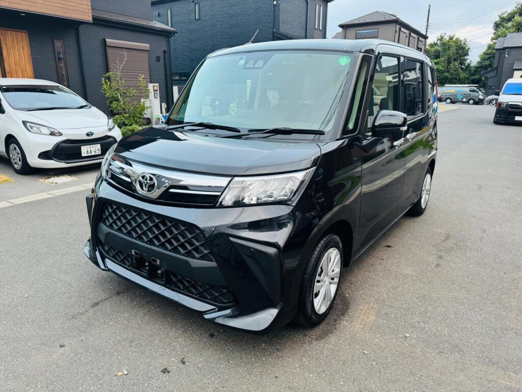 中古車トヨタ ROOMY外観