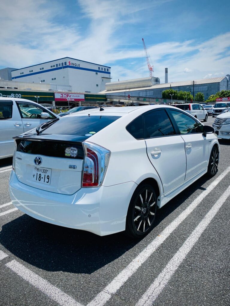 中古車　プリウス　ハイブリッド　外観