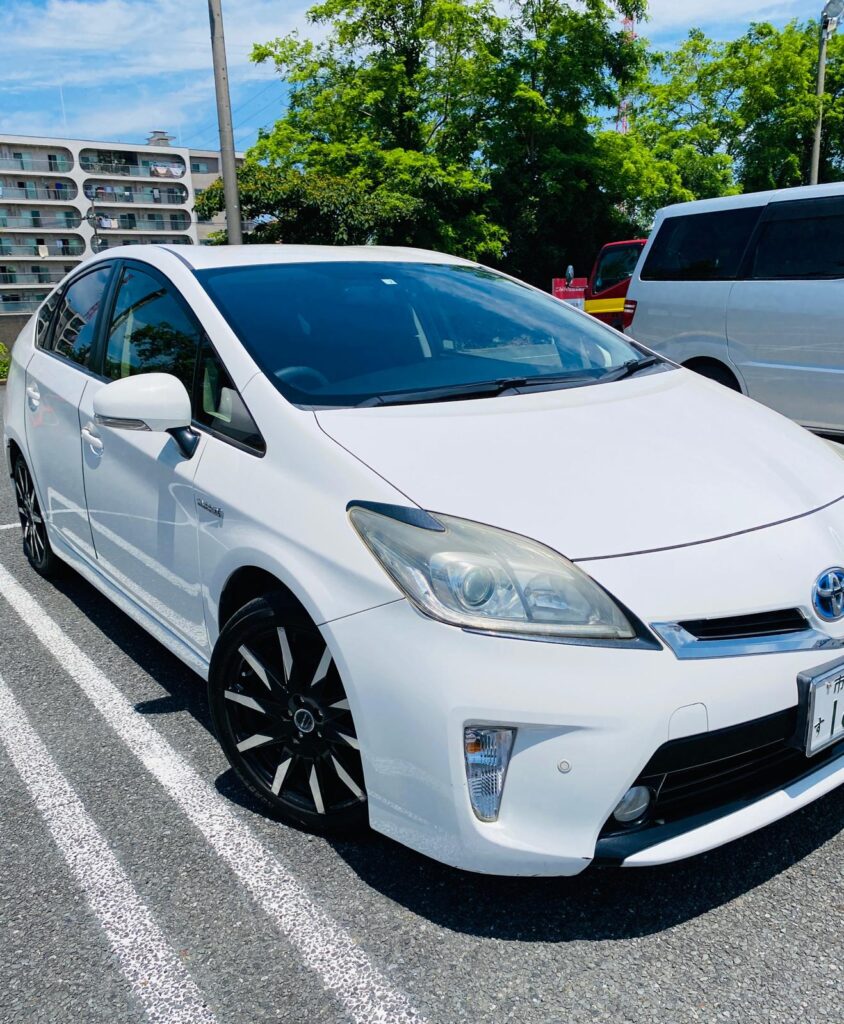 中古車　プリウス　ハイブリッド　外観