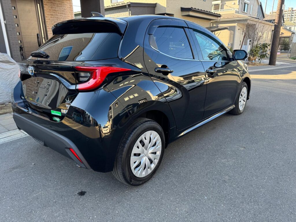 トヨタ yaris 4WD 2023年式 右後部