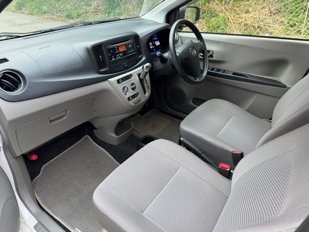中古車 ダイハツミラ 助手席
