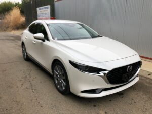 中古車　マツダ３のフロント