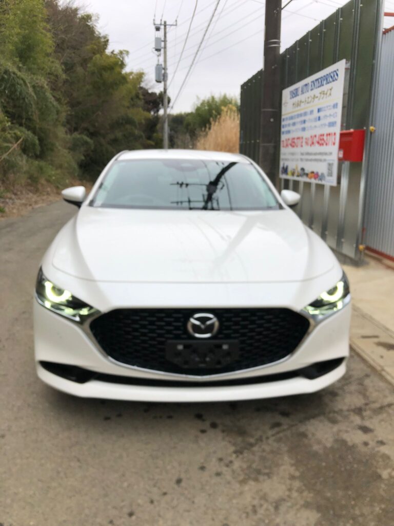 中古車　マツダ３のフロント