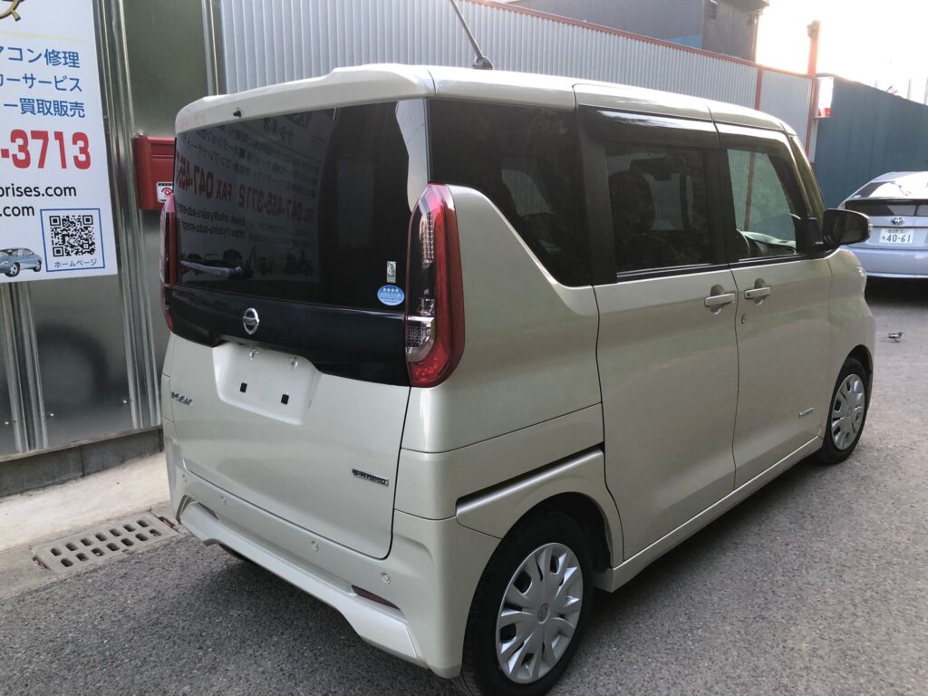 日産ルークス 外観 後ろ