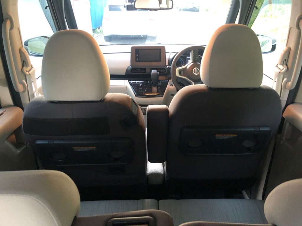 日産ルークス 後部座席