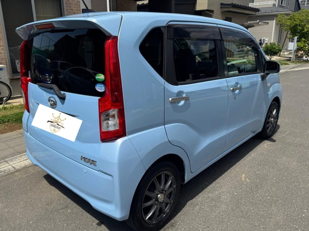 ダイハツ　ムーブ　後ろ