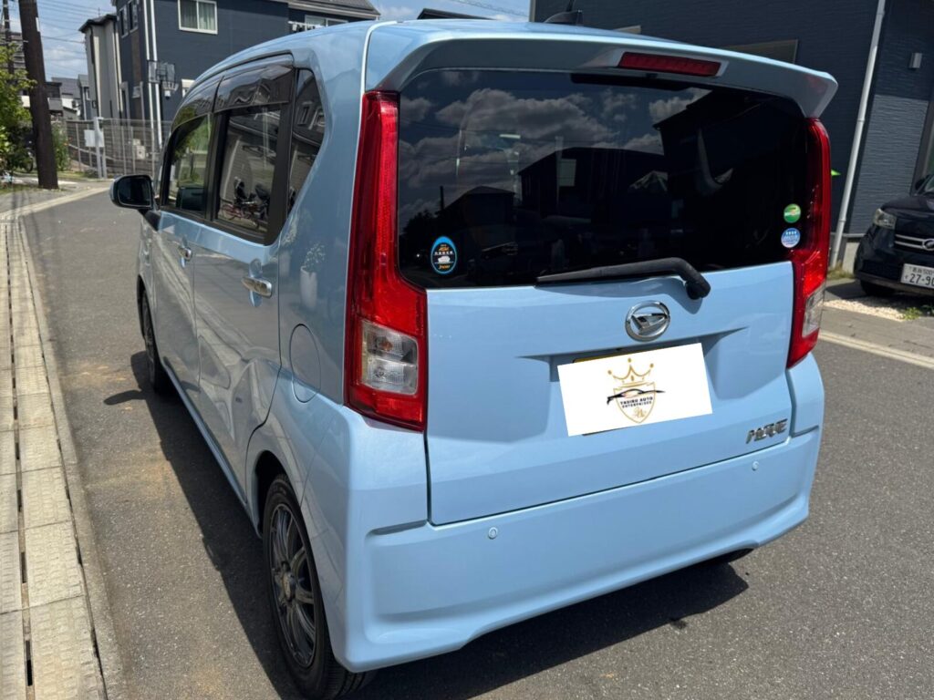 ダイハツ　ムーブ　後ろ