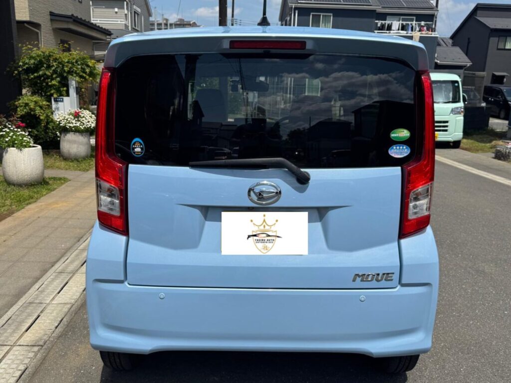 ダイハツ　ムーブ　後ろ