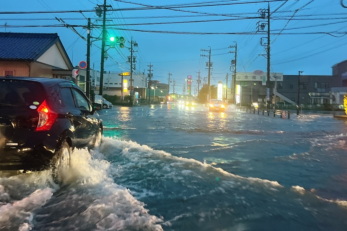 車が水没したらもう乗れない？修理と判断のポイント