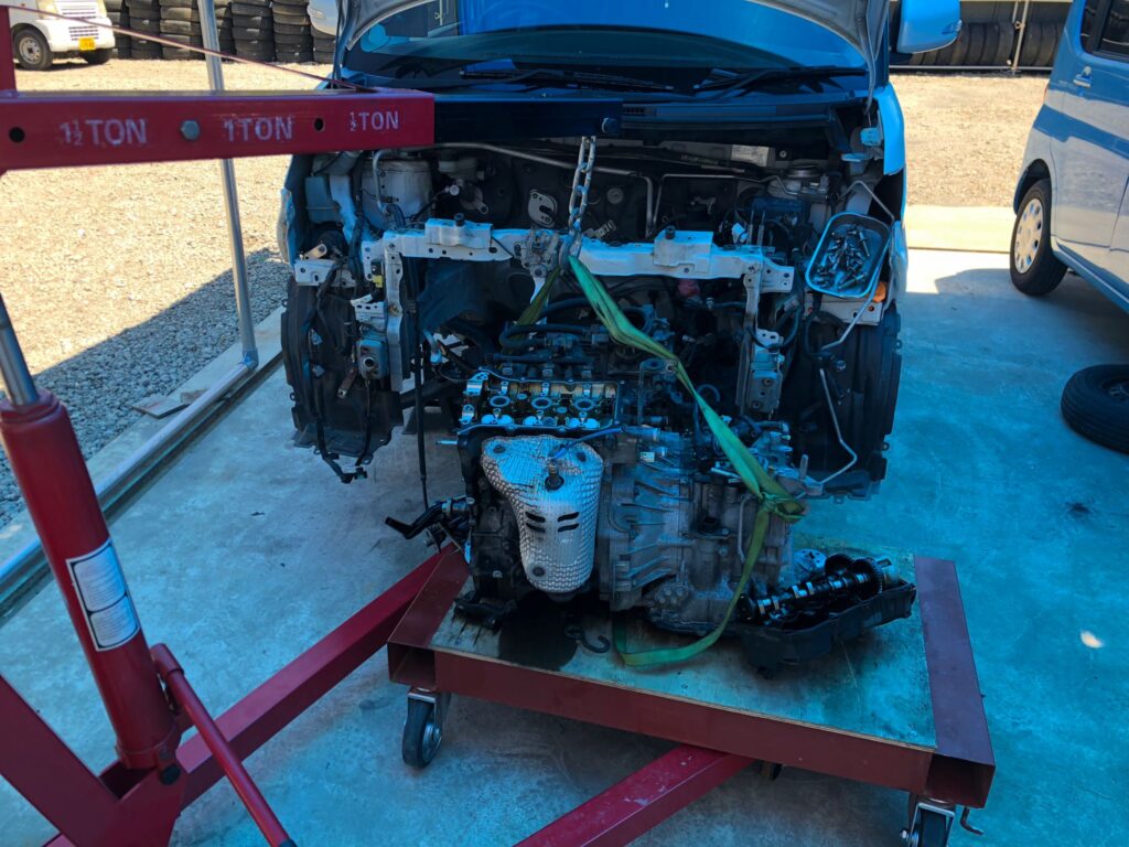 エンジン・クラッチオーバーホールの様子