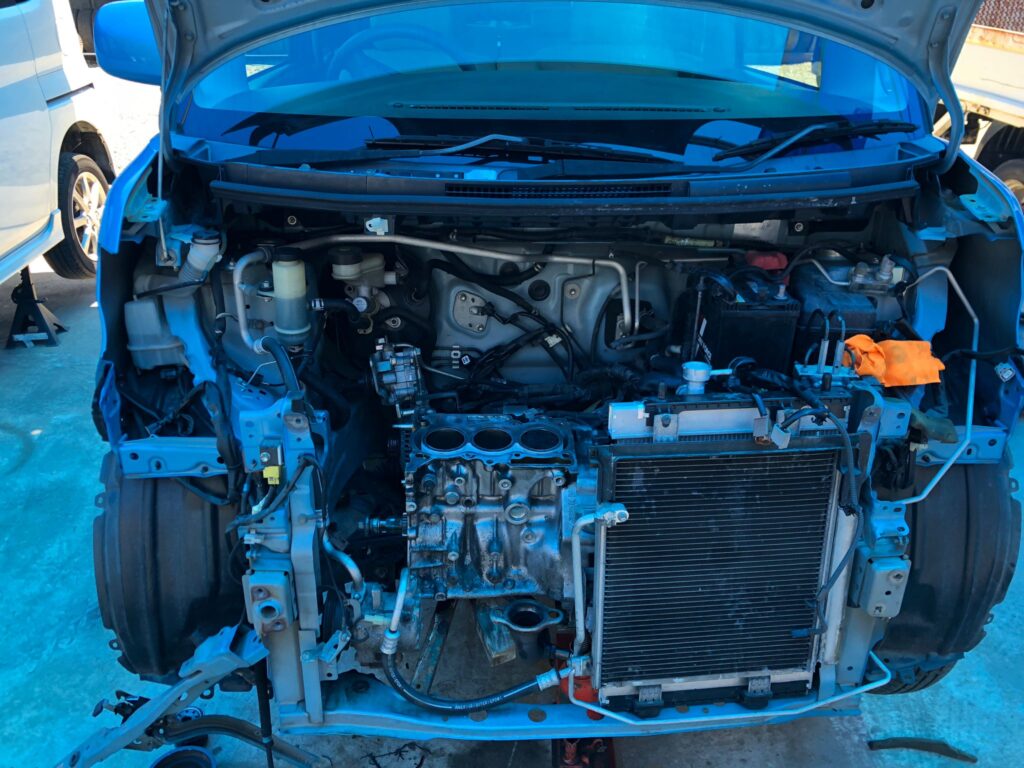 エンジン・クラッチオーバーホールの様子