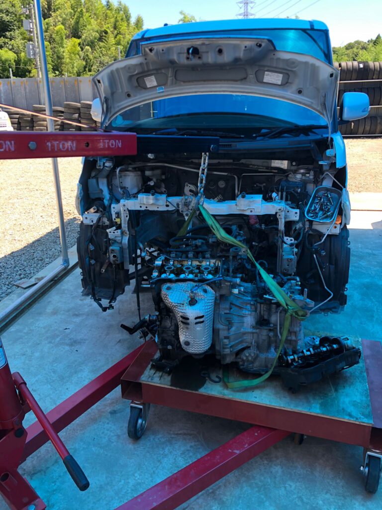 エンジン・クラッチオーバーホールの様子