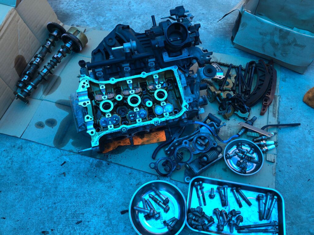 エンジン・クラッチオーバーホールの様子